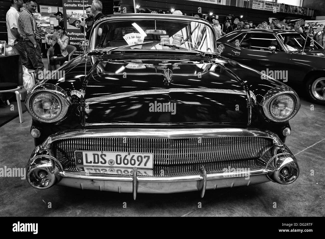 Coche de lujo personal especial Buick Riviera coupe, (blanco y negro) Foto de stock