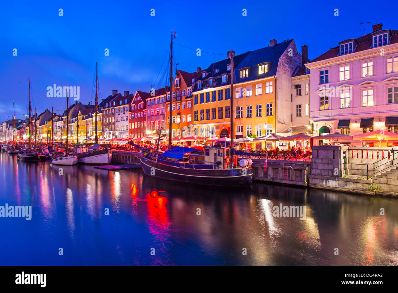 Canal de Nyhavn en Copenhague, Dinamarca. Foto de stock