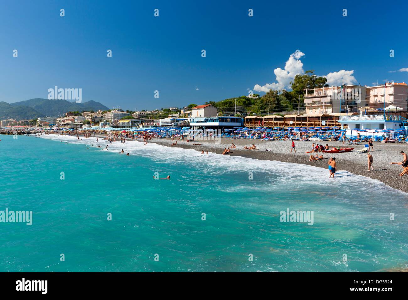 Playa de Cava Di Lavagna, Golfo de Tigullio, Provincia de Génova, Liguria,  Italia Fotografía de stock - Alamy