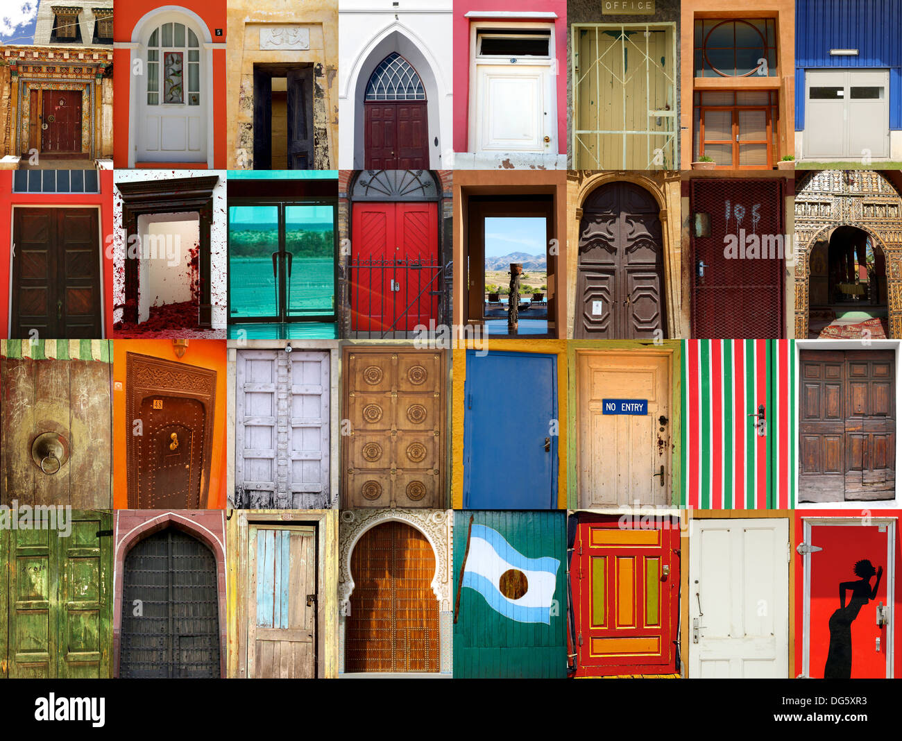 Composición de alta definición de 32 puertas de calle en diversos lugares del mundo Foto de stock
