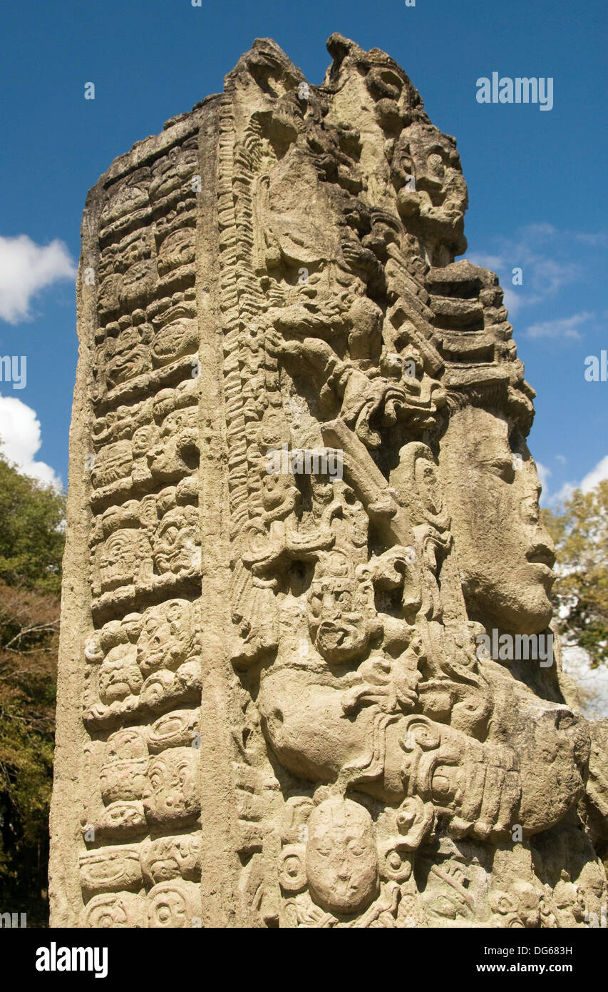 Estela UN (AD 731), el parque arqueológico de Copán, Copán Ruinas