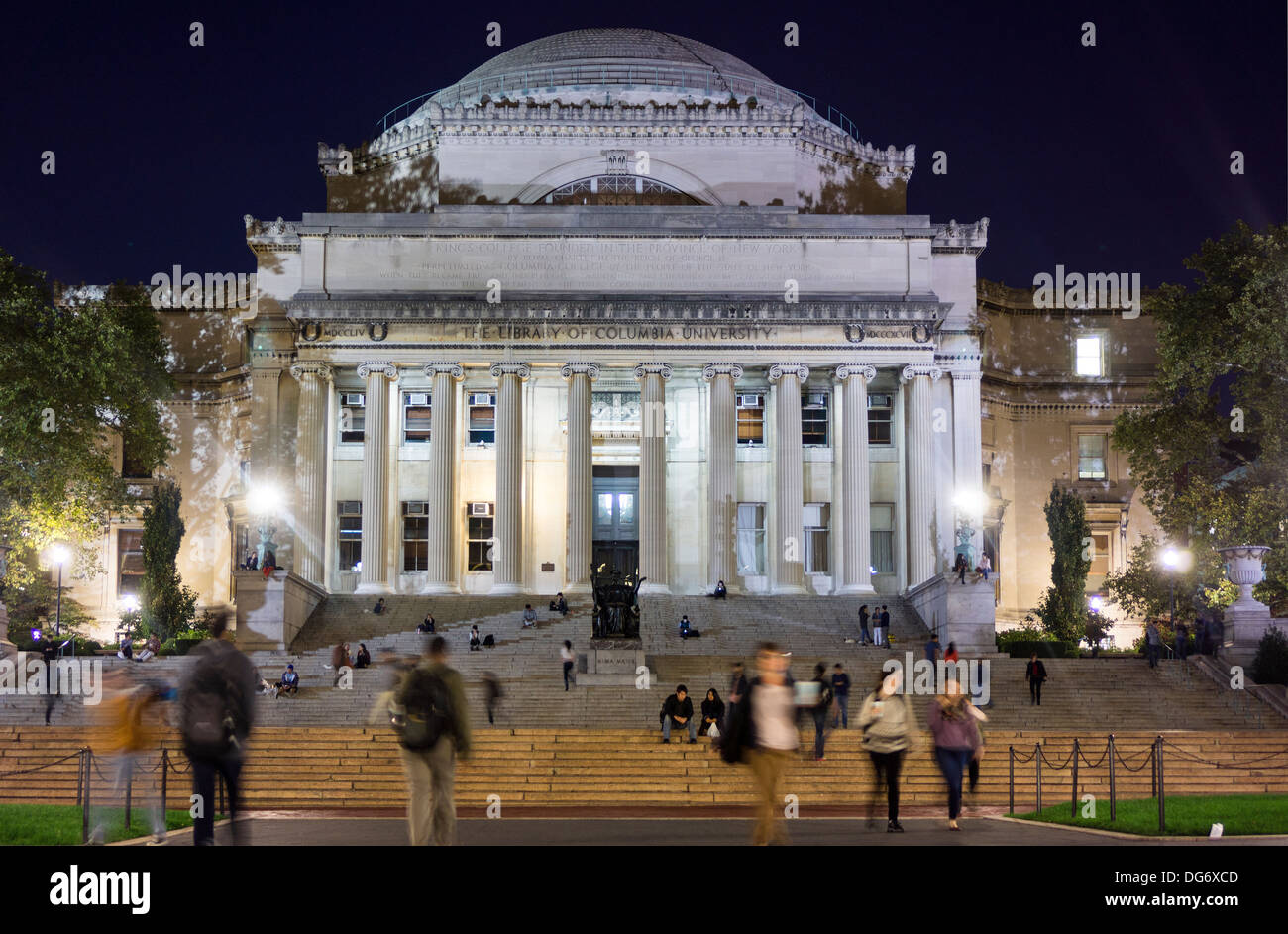La Biblioteca baja en el cuadrilátero de la Universidad de Columbia el martes, 8 de octubre de 2013. (© Richard B. Levine) Foto de stock