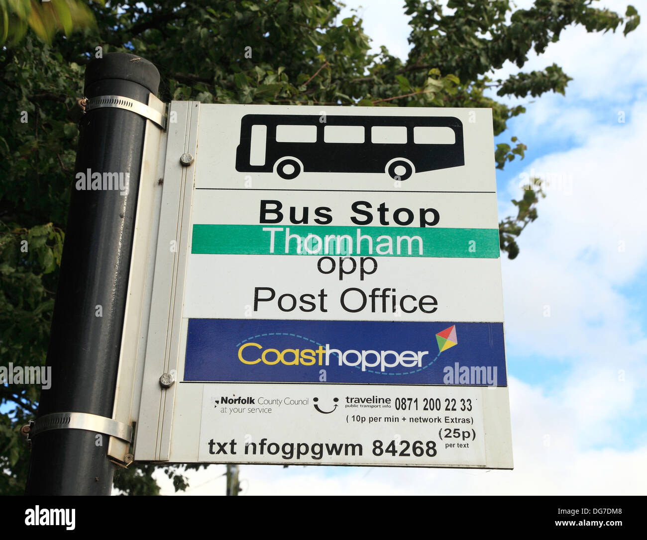 La parada de autobús, Thorham Coasthopper, Norfolk, servicio de transporte público de Inglaterra, costa ruta costera de tolva Foto de stock