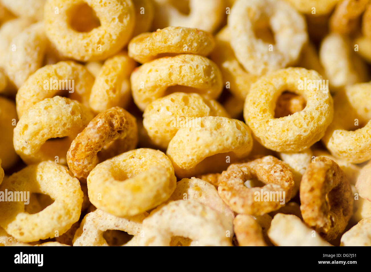 Granos de cereales de oro de cerca. El enfoque selectivo Fotografía de  stock - Alamy