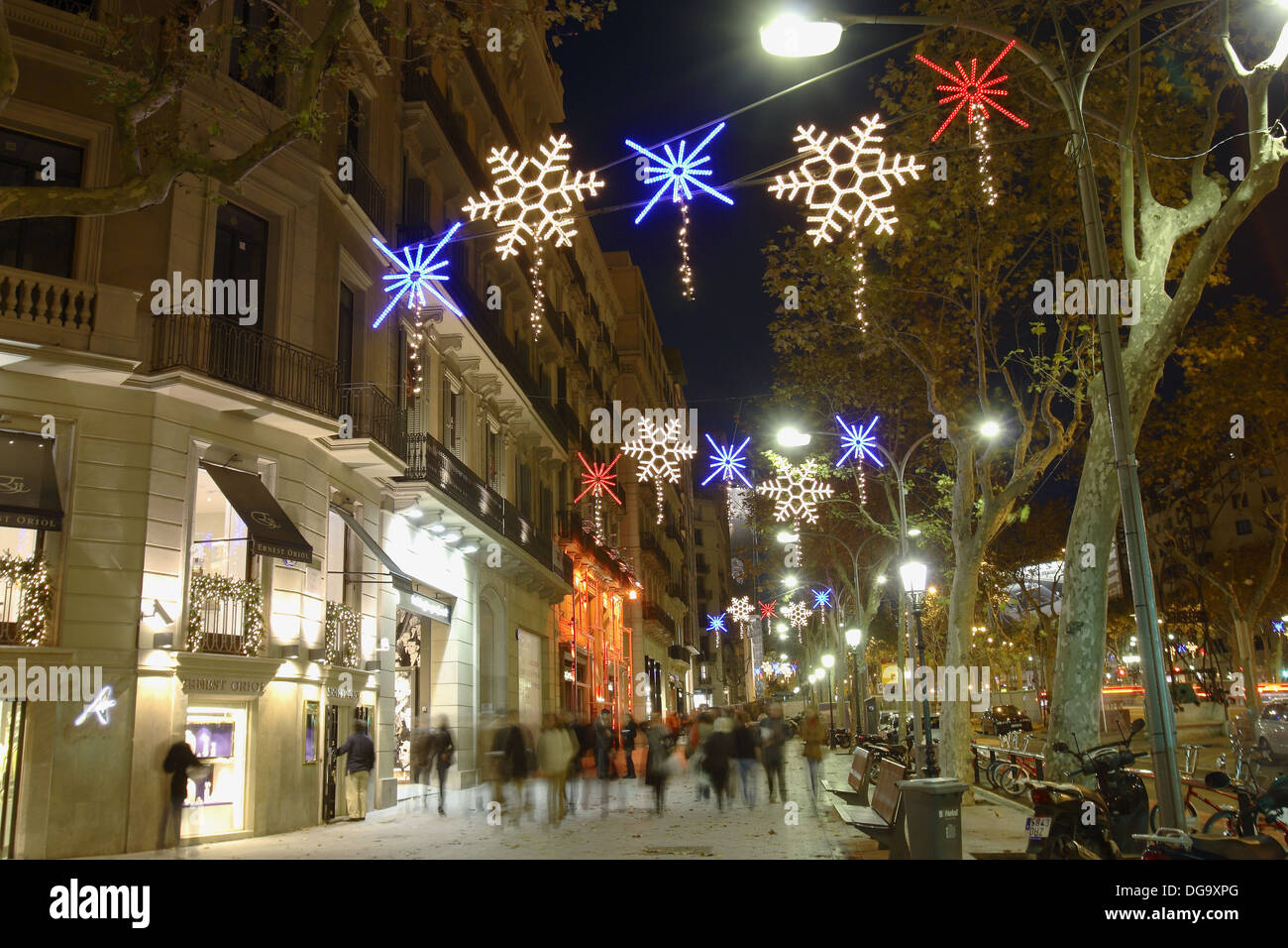 Las luces de Navidad en Passeig de Gracia, Barcelona. Cataluña, España  Fotografía de stock - Alamy