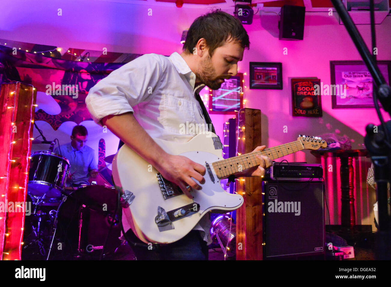 Cardiff, Reino Unido. 19 Oct, 2013. Kutosis, realizar en O'Neills, Cardiff en el tercer día de Swn Festival, con sede en Cardiff. Copyright Owain Thomas/ Alamy Live News Foto de stock