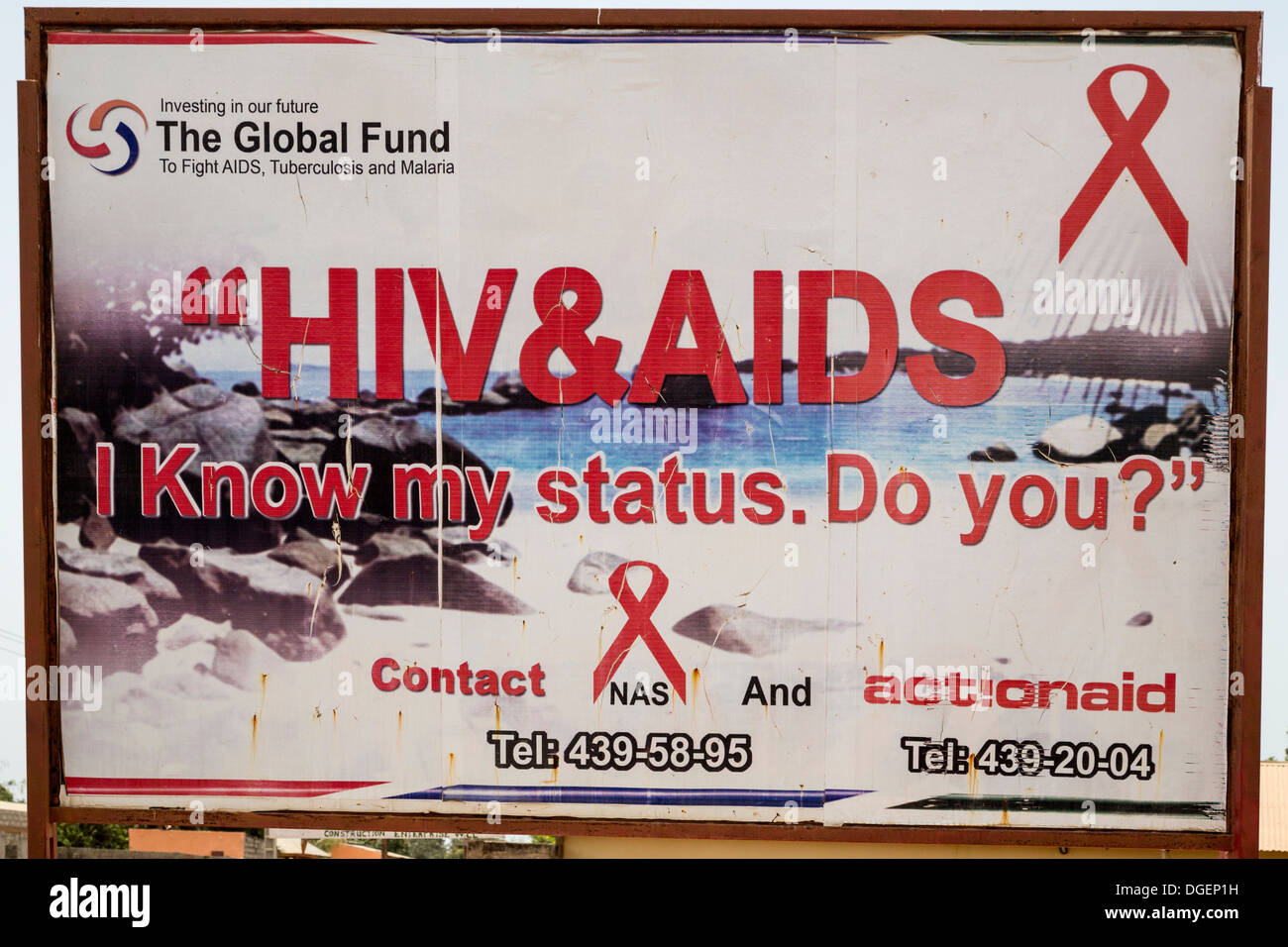 Campaña de educación en salud pública; VIH-SIDA Póster, Ribera Norte Región, Gambia. Foto de stock