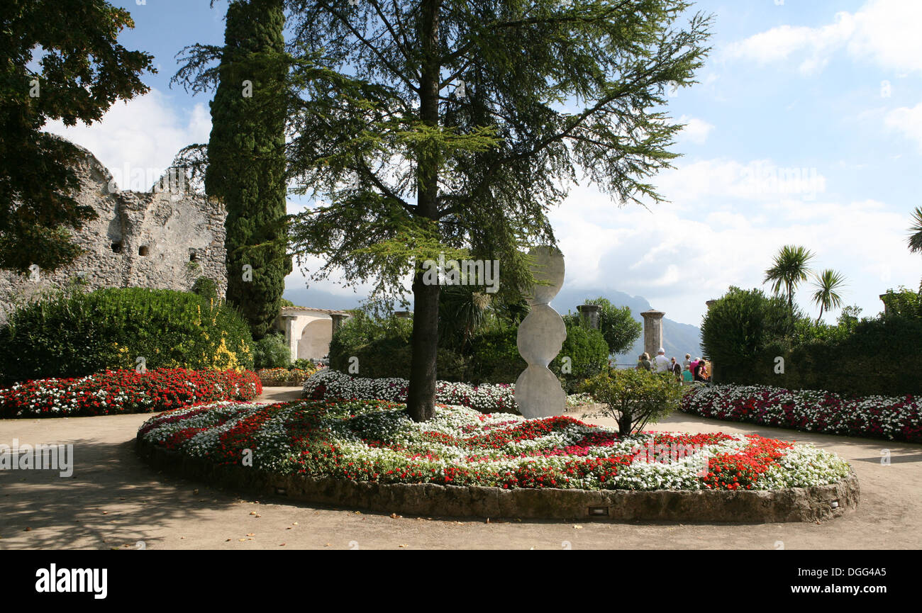 Villa Rufolo, jardines y vistas de la costa Amalfi, Ravello, Italia Foto de stock