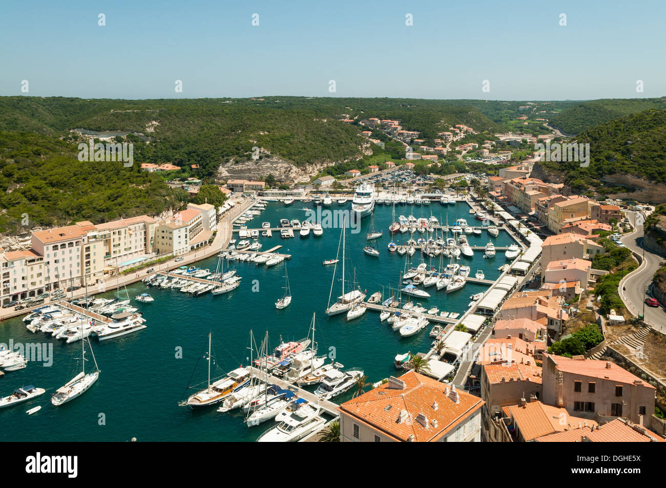 Puerto deportivo de Bonifacio, en el sur de Córcega, Francia Foto de stock