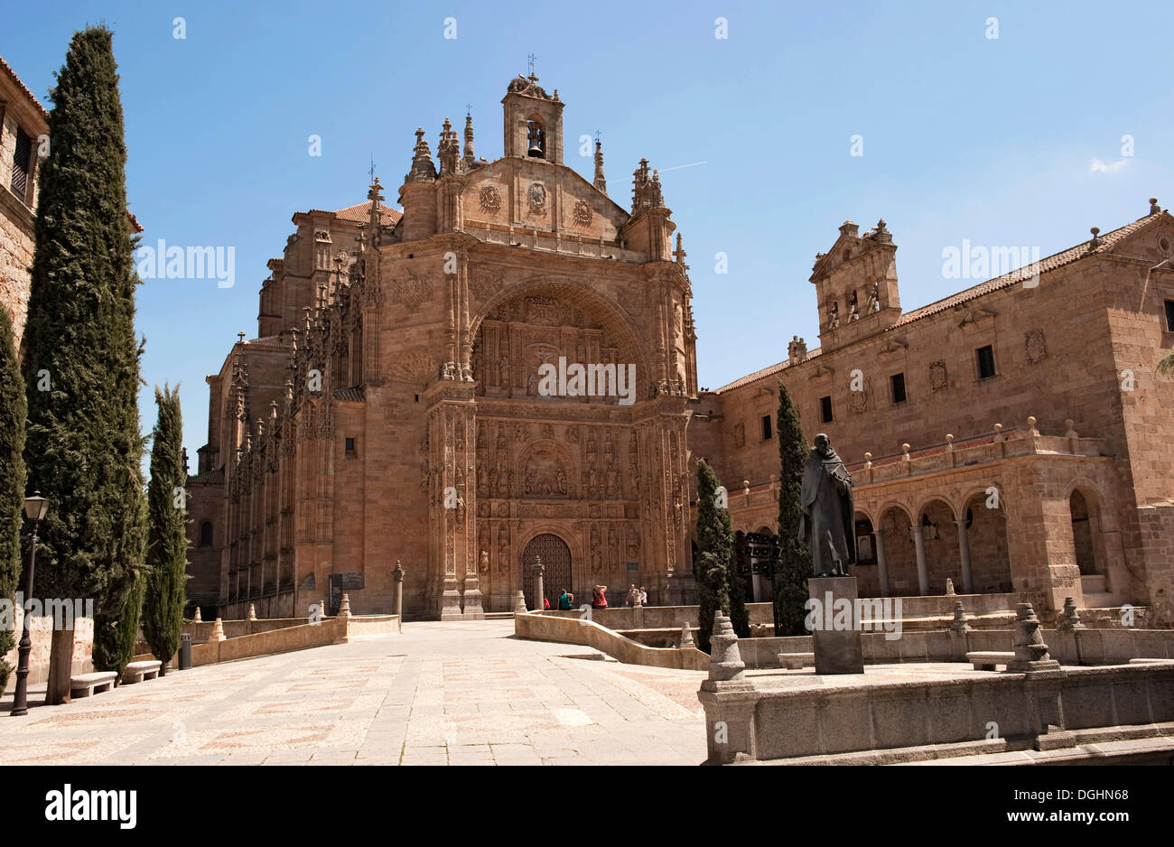 Convento E Iglesia De San Esteban Fotos e Imágenes de stock Alamy