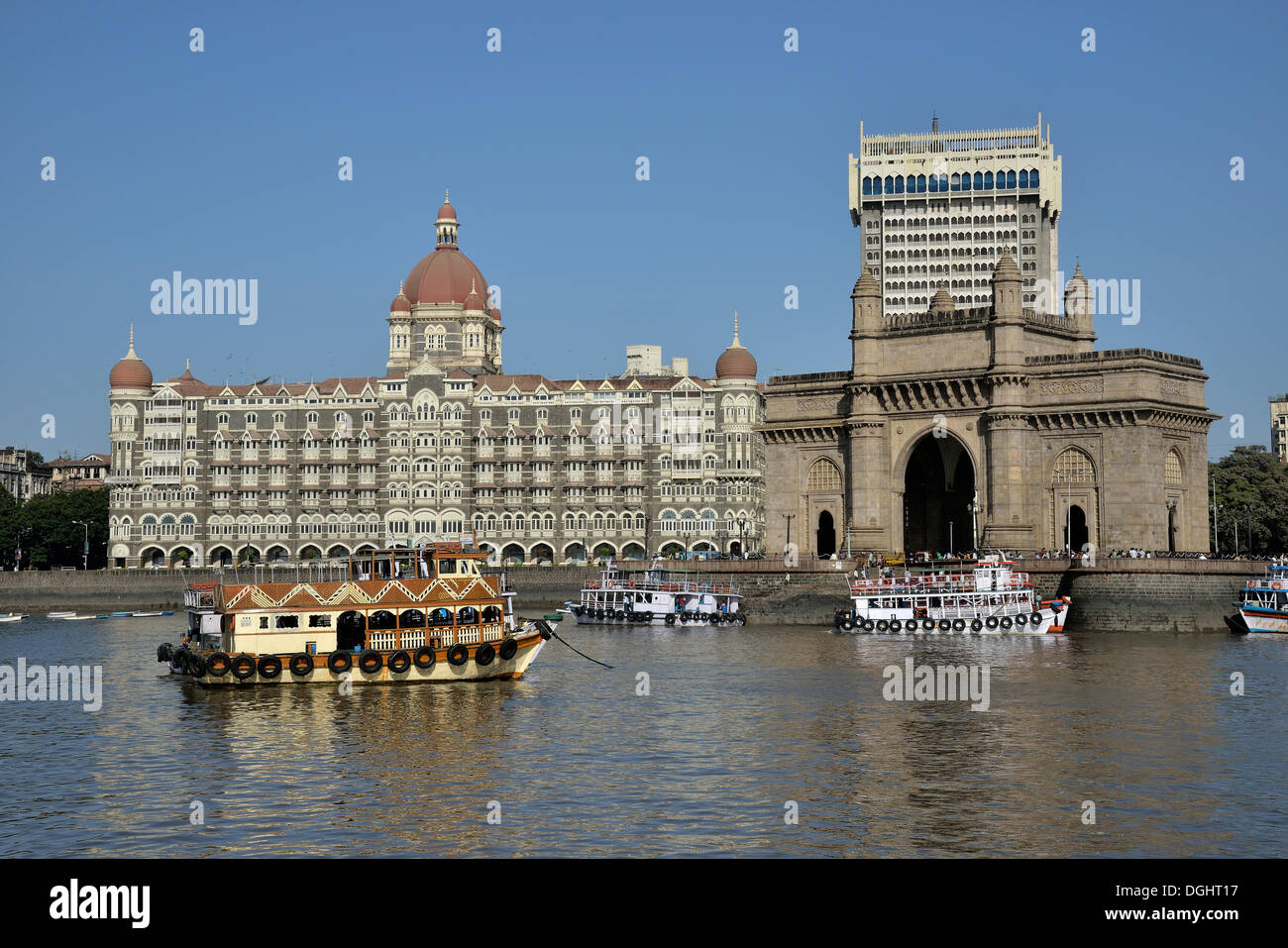 El Hotel Taj Mahal y la puerta de la India, Mumbai, hitos, Mumbai, Maharashtra, India Foto de stock