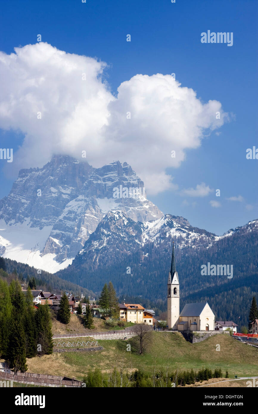 Iglesia De Selva Di Cadore Y Monte Pelmo Pico Colle Santa Lucia Dolomitas Italia Europa 2783