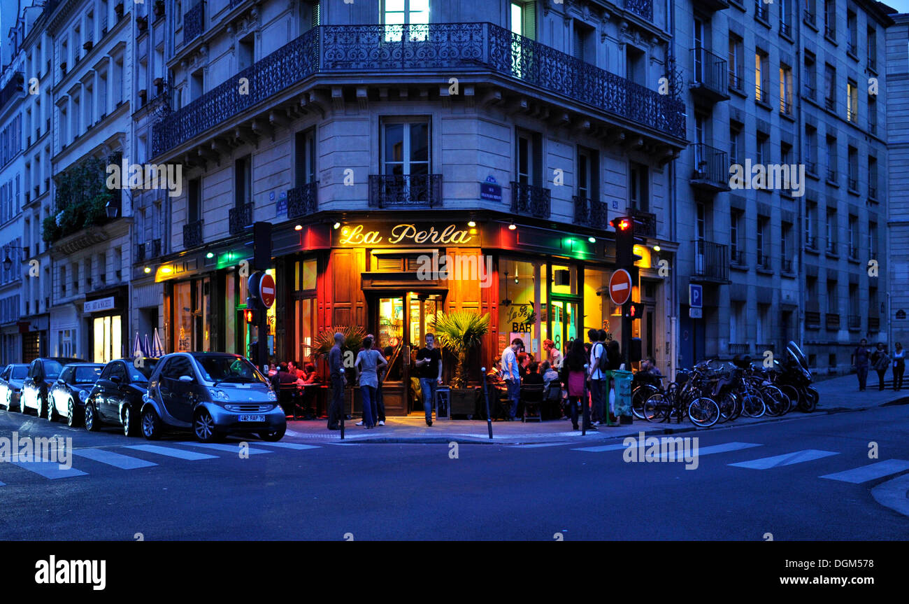 Restaurante La Perla, el barrio judío de Le Marais, Aldea de San Pablo, París, Francia, Europa, PublicGround Foto de stock
