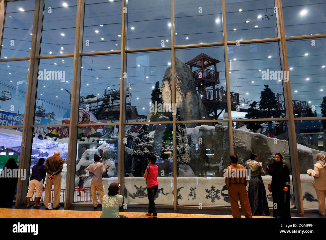 Ski Dubai, una pista cubierta de esquí en el centro comercial Mall of