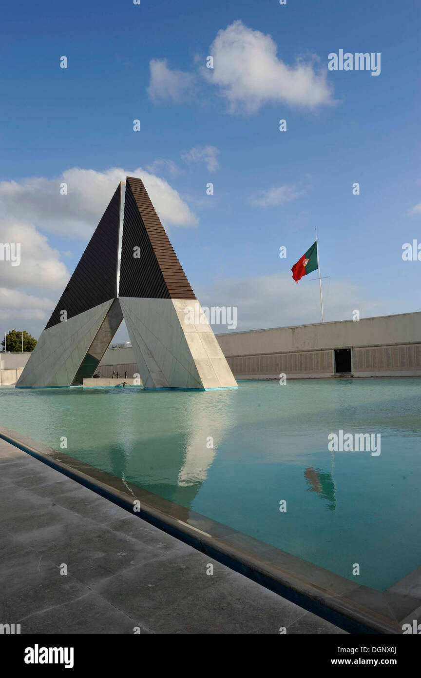 Monumento Nacional aos Combatentes do Ultramar monumento, por el arquitecto Francisco José Ferreira Guedes de Carvalho, Belém Foto de stock