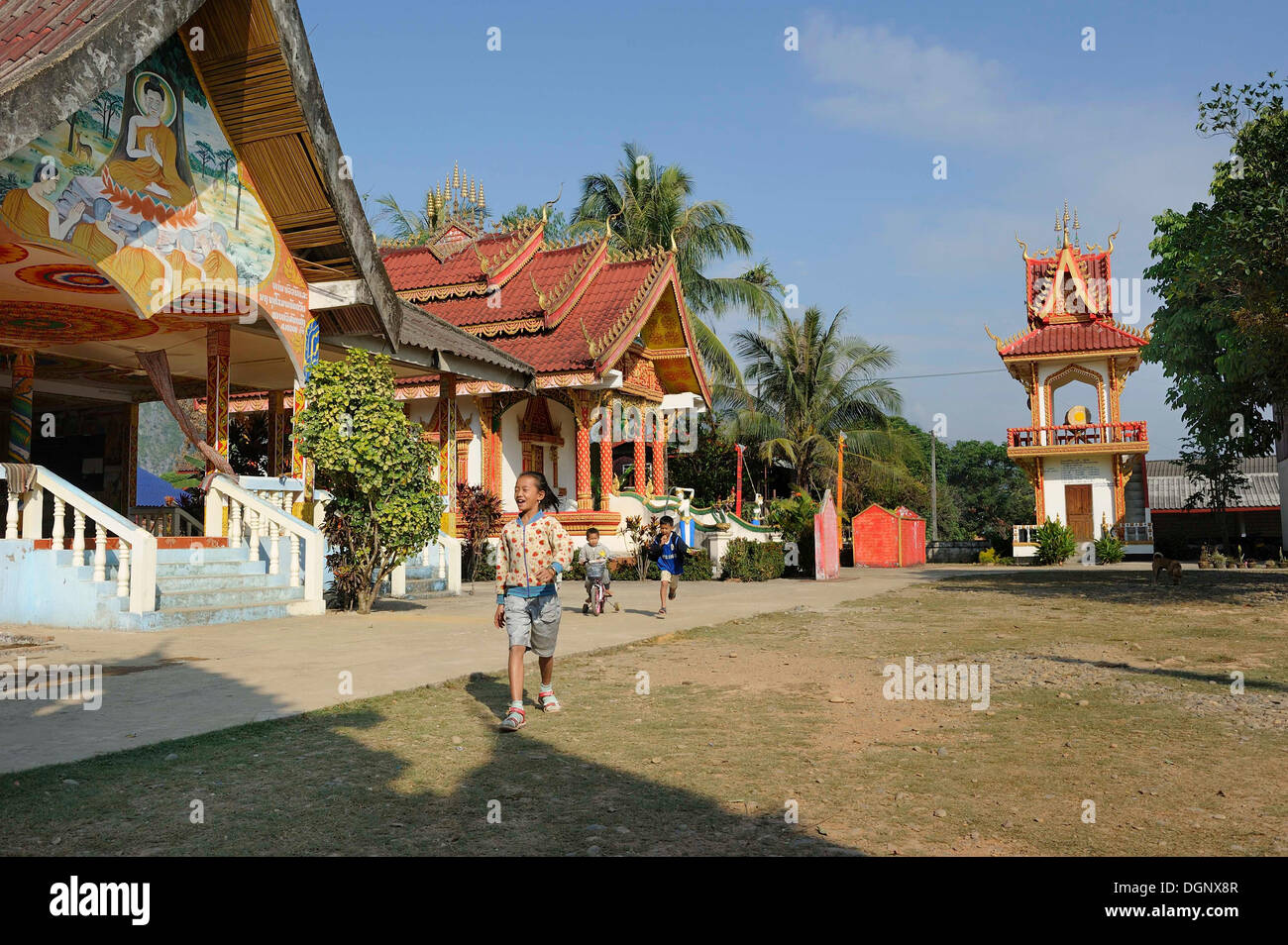 Complejo de templos budistas, Vang Vieng, provincia de Vientiane, Laos Foto de stock