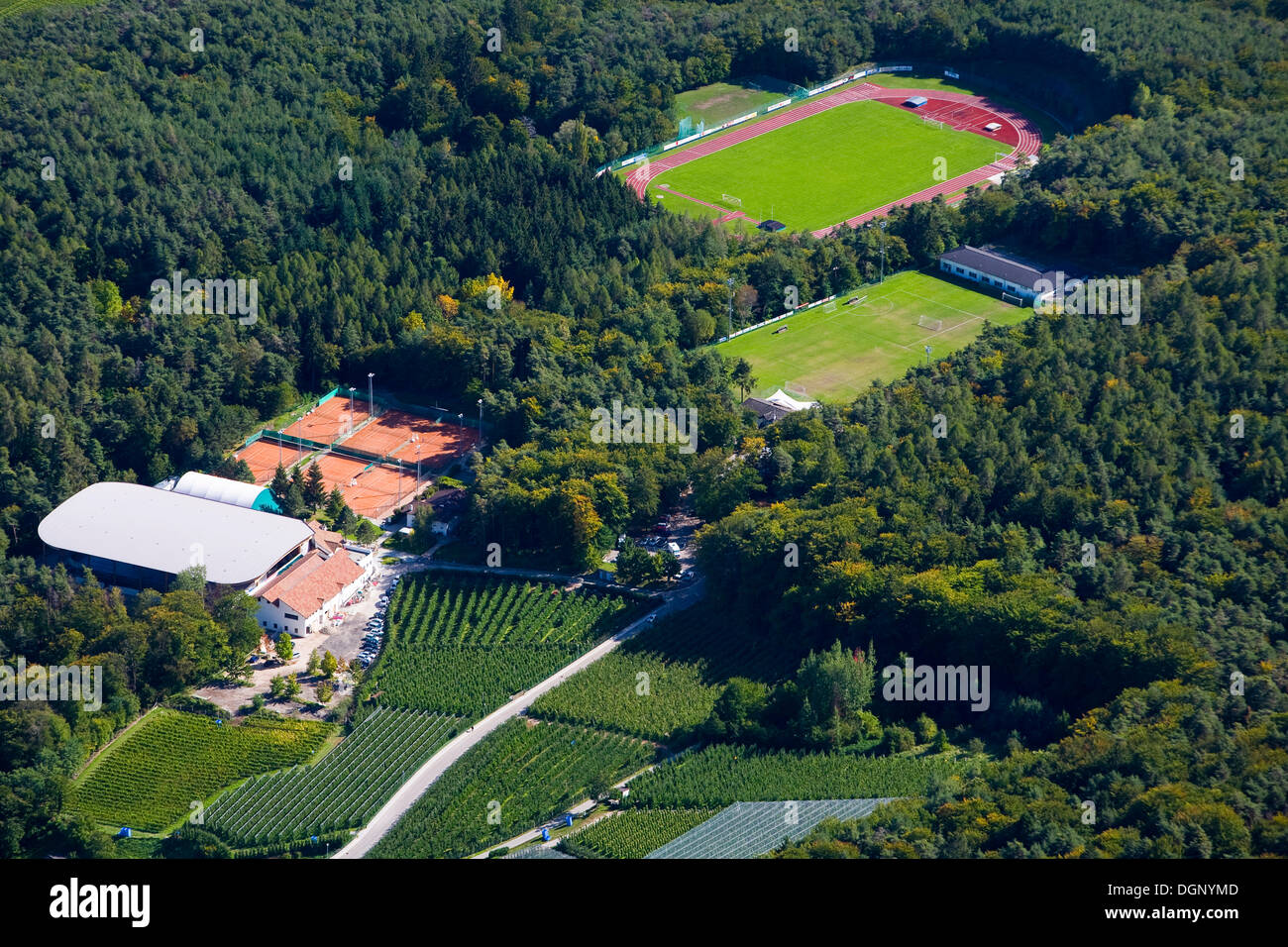 Los estadios deportivos, Kaltern, en la provincia de Bolzano-Bozen, Italia, Europa Foto de stock
