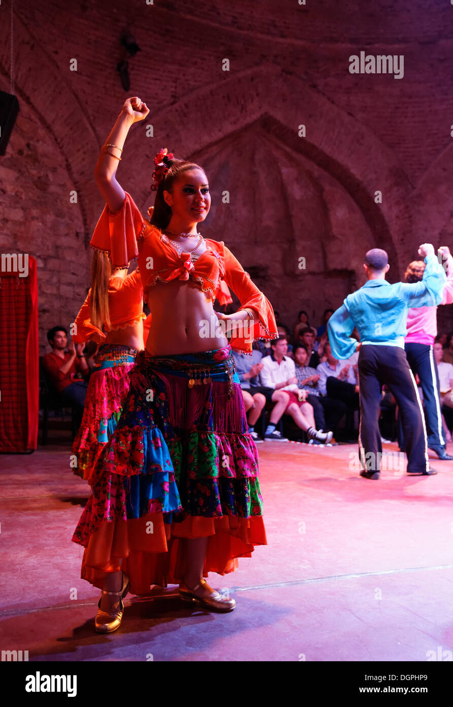 La danza en el centro cultural HodjaPasha, Sultanahmet, en Eminönü, en Estambul, en la parte europea de Estambul, Turquía Provincia Foto de stock