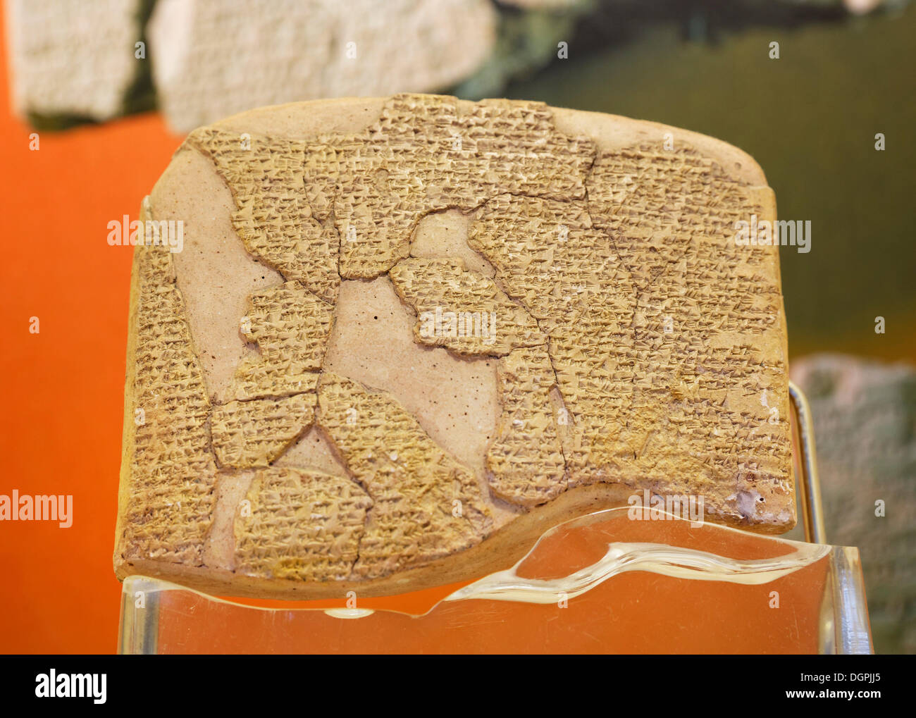 Mundial del primer tratado de paz después de la batalla de Kadesh, en la cuneiforme, antiguo Departamento de Oriente, Museo Arqueológico de Estambul. Foto de stock