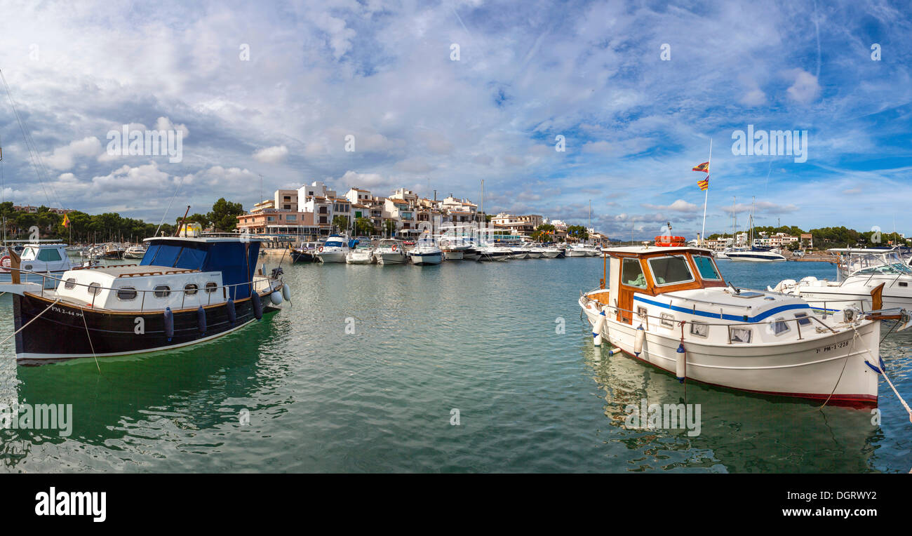 Puerto de Porto Petro, Mallorca, Islas Baleares, el Mar Mediterráneo,  España, Europa Fotografía de stock - Alamy