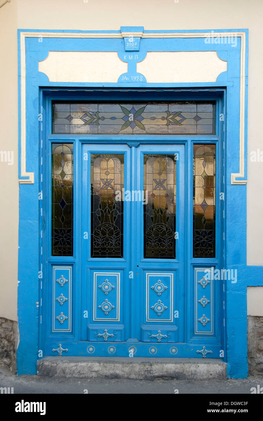 Puerta frontal azul ornamentado con vidrio, Pano Lefkara, en el sur de Chipre, la República de Chipre, el Mediterráneo, Europa Foto de stock
