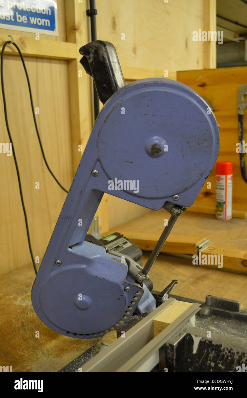 Sierra huincha en madera shop Fotografía de stock - Alamy