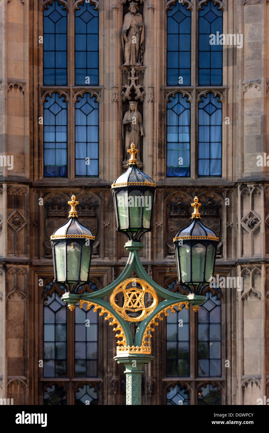 Lámpara de Old Street en frente del Big Ben, Londres, Inglaterra, Reino Unido, Europa Foto de stock