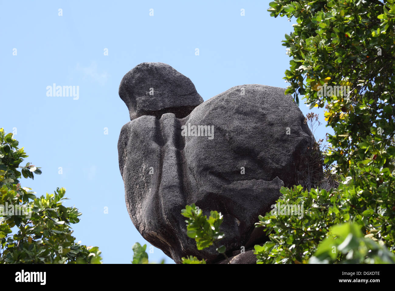 Formaciones de roca granítica en La Digue Island, en las Seychelles Foto de stock