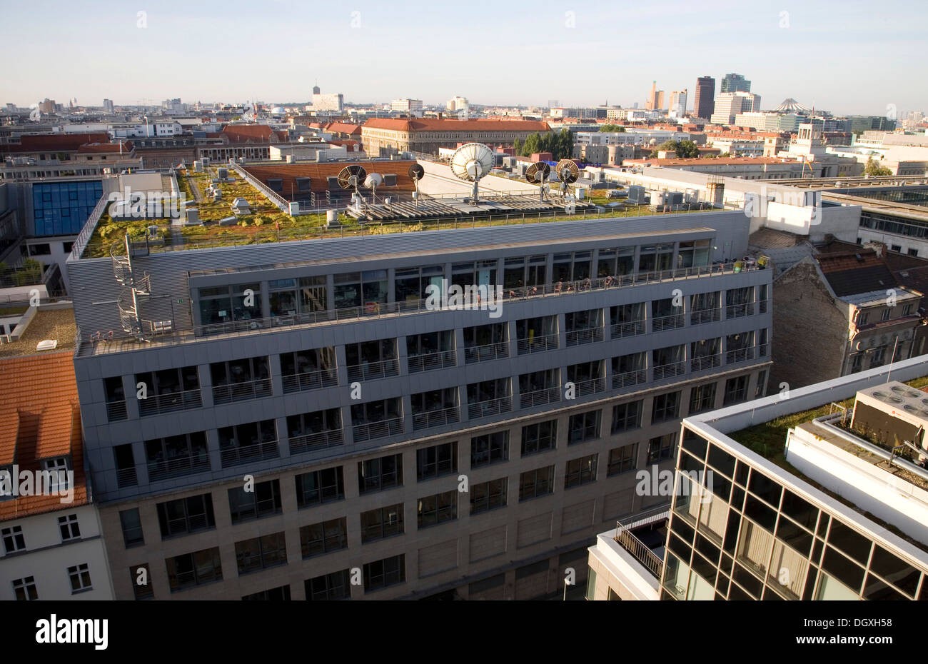Vista sobre el edificio de la estación de televisión ZDF, Berlín Foto de stock