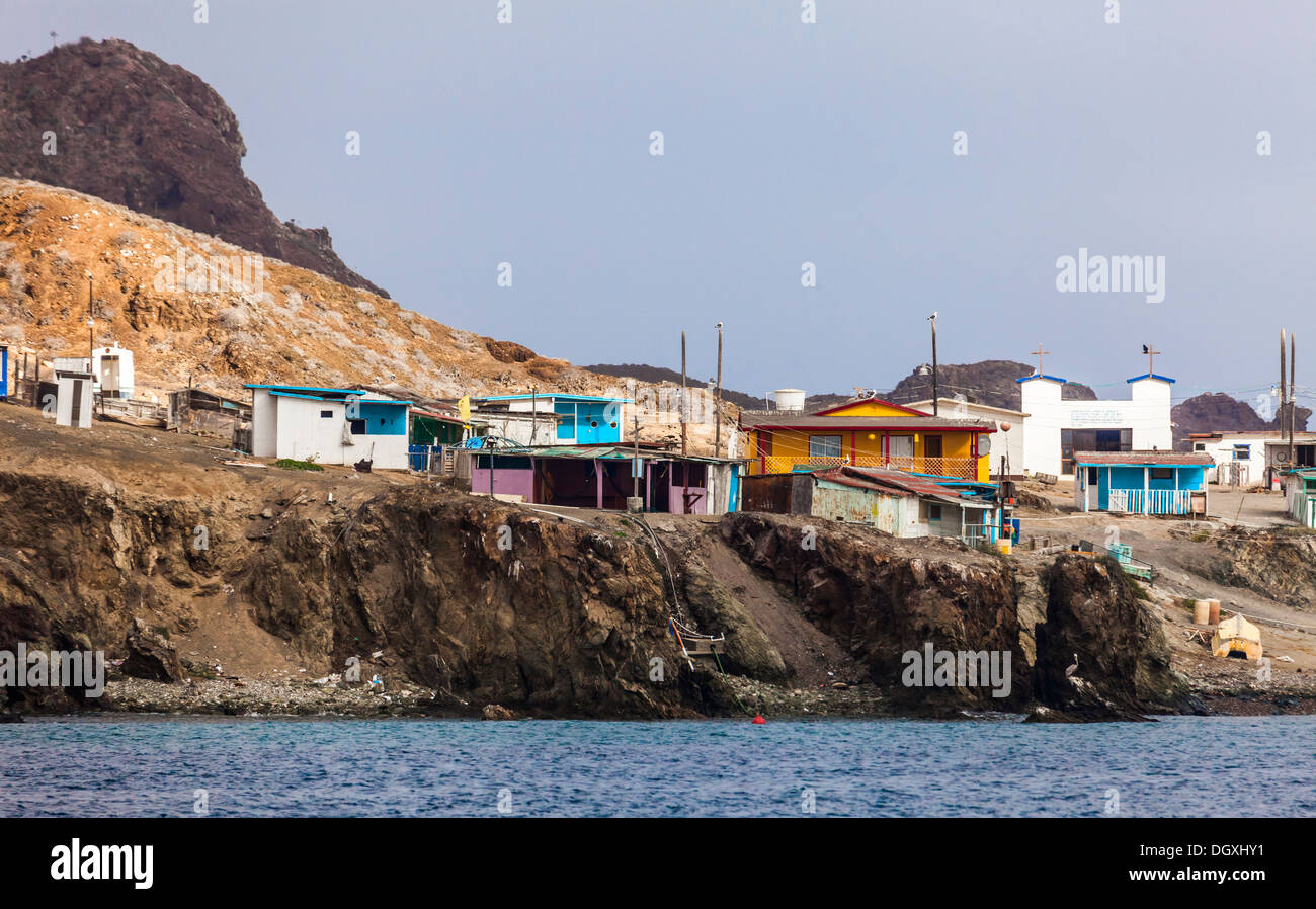El estacional / temporal de pescadores; San Benito Oeste, una de las Islas San Benitos, Baja California Norte, México Foto de stock