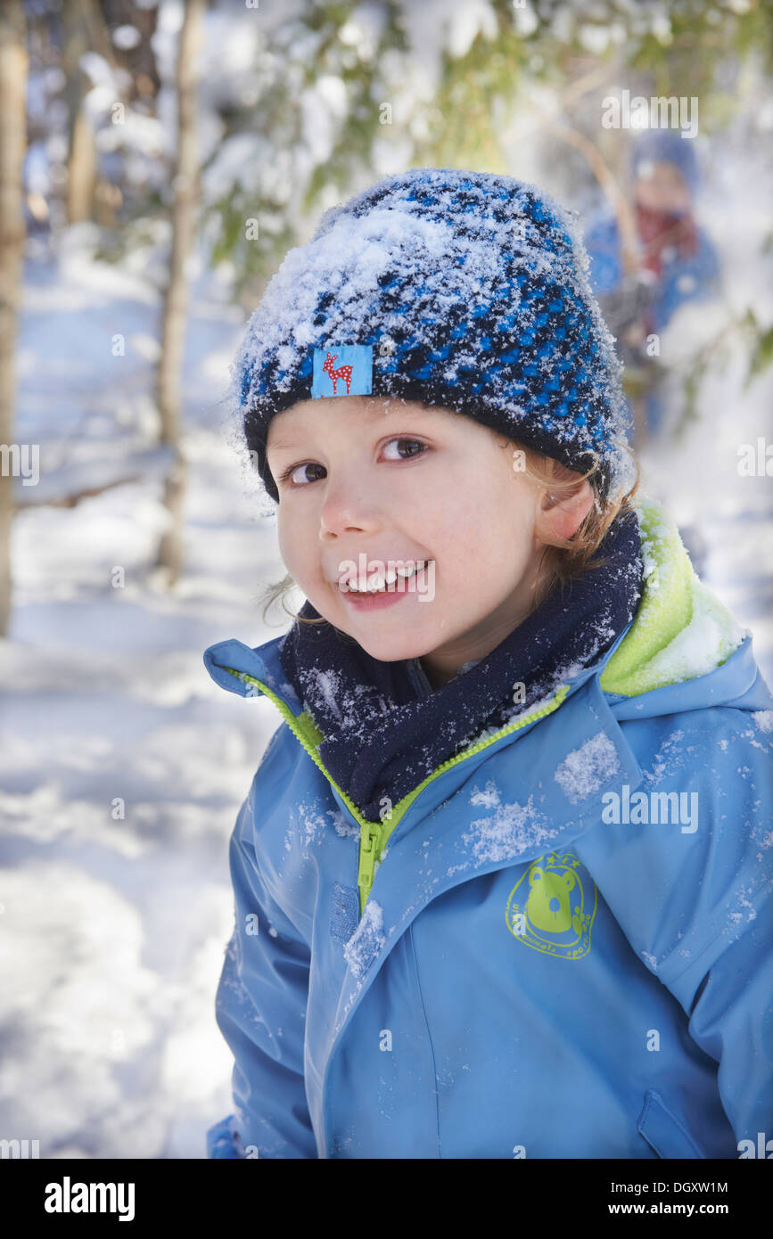 Snow clothes fotografías e imágenes de alta resolución - Alamy