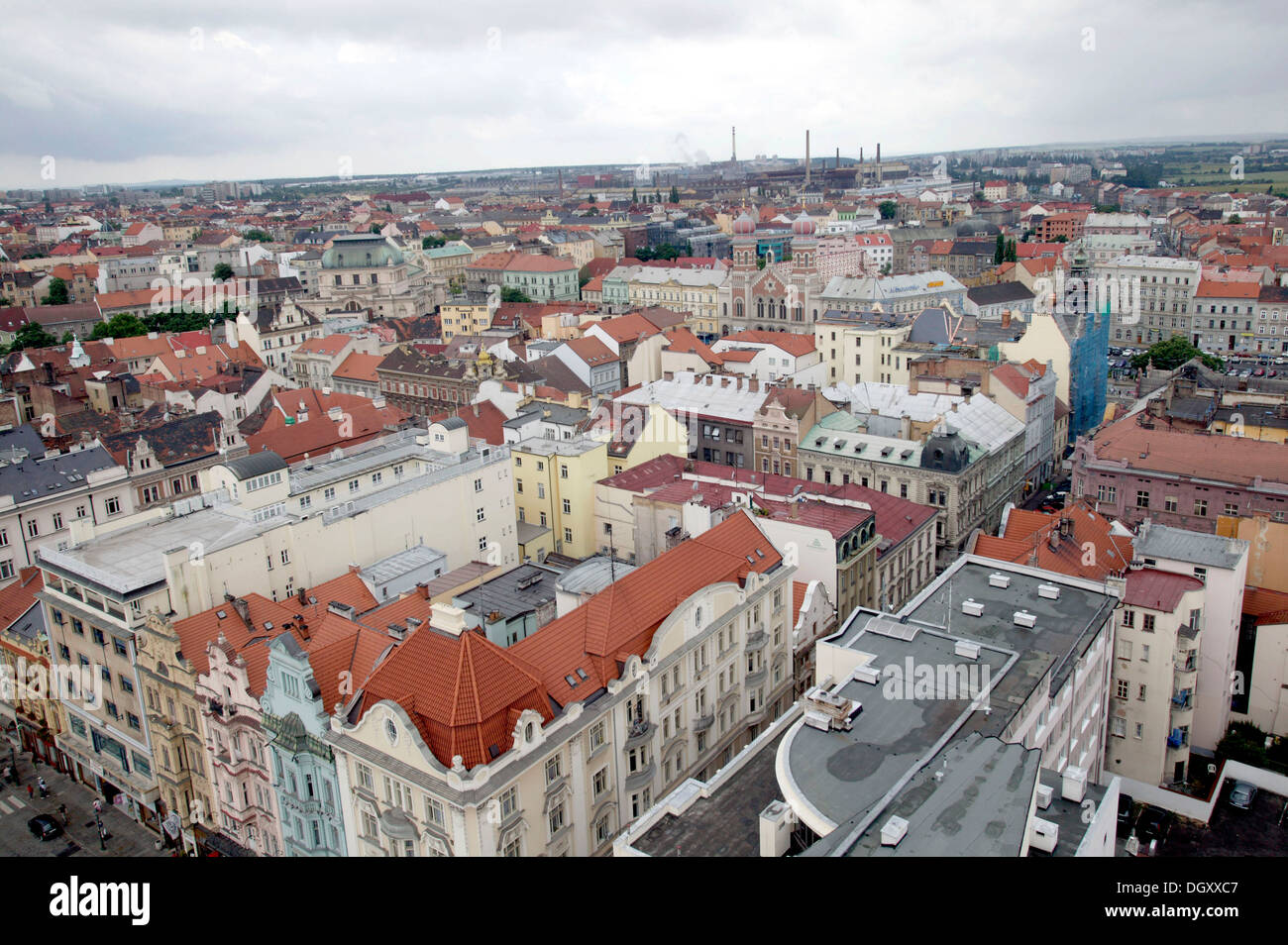 Vista de la ciudad vieja histórica y otras partes de Pilsen, Pilsen, Bohemia, República Checa, Europa. Foto de stock