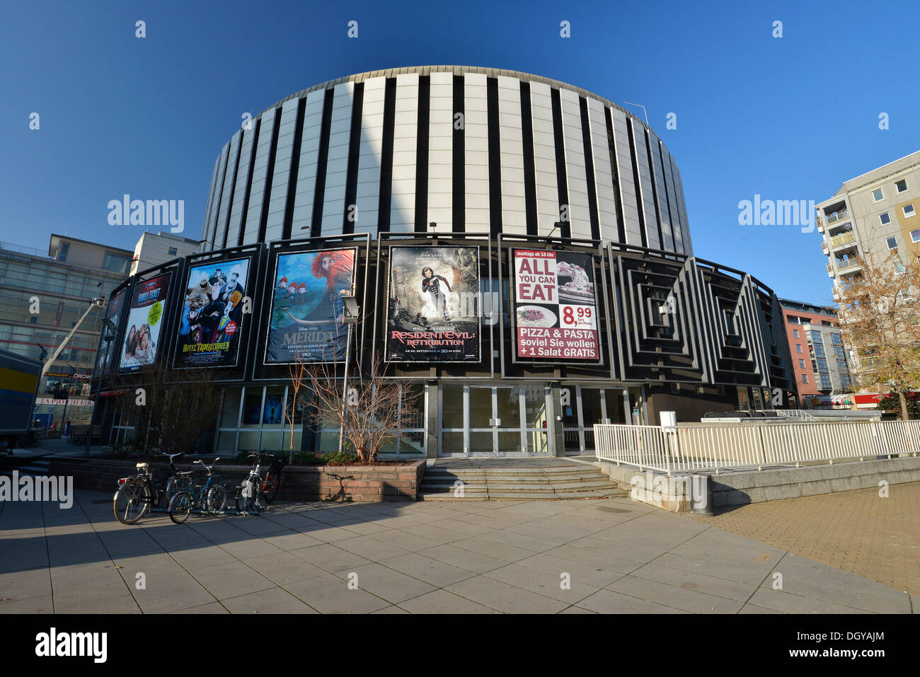 Rundkino, edificio cine redondo, Prager Strasse, Dresde, Sajonia, PublicGround Foto de stock