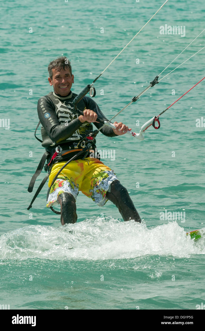 Tablas de windsurf en el lago de Silvaplana, Suiza Fotografía de stock Alamy