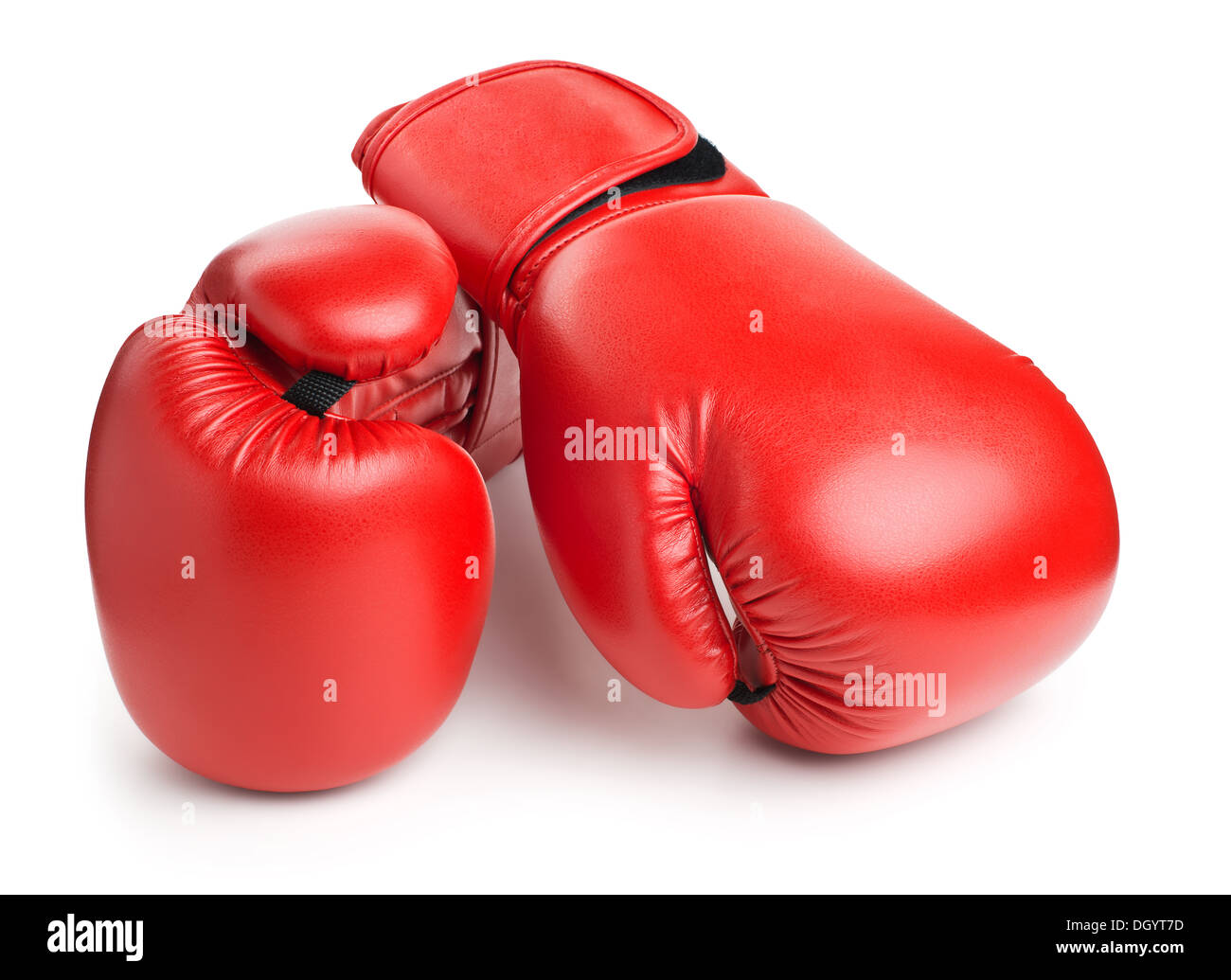 Guantes de boxeo de cuero rojo aislado sobre fondo blanco. Foto de stock