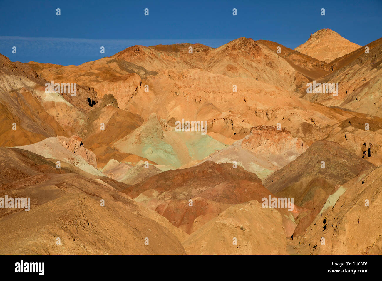 Rocas tintado en la unidad del artista y la paleta del artista, el Valle de la muerte, el Valle de la muerte, Death-Valley-Parque Nacional, California Foto de stock