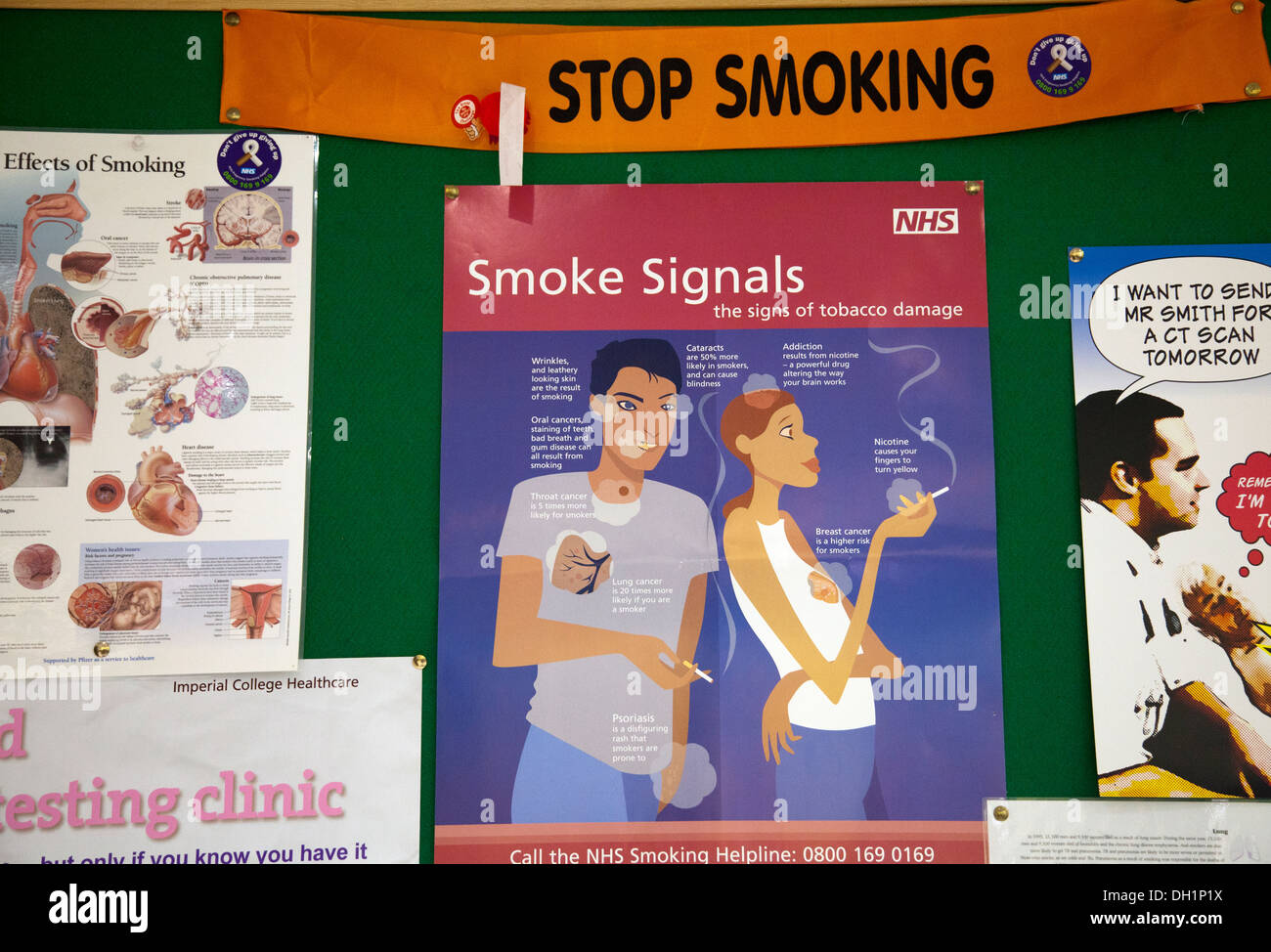NHS Deje de fumar carteles y firmar en St Mary's Hospital en Londres, Gran Bretaña. Foto de stock
