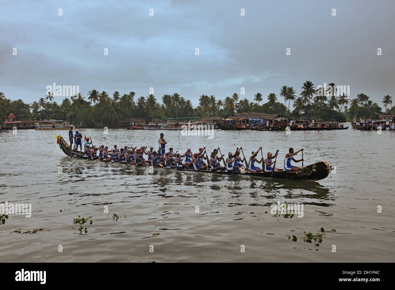 Regatas en el lago Punnamada en Alleppey Kerala, India Foto de stock