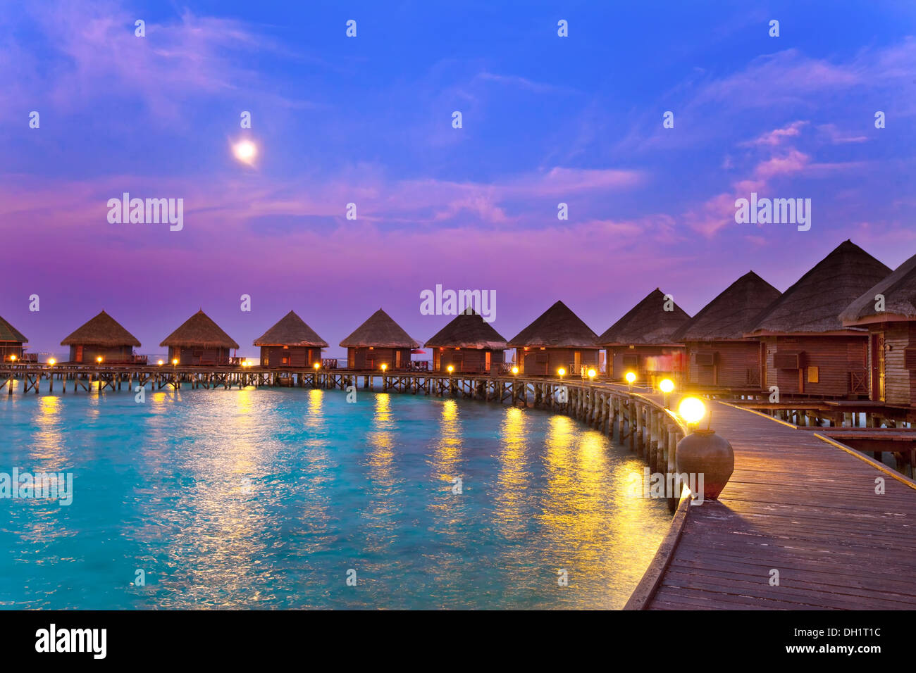 Maldivas en la noche fotografías e imágenes de alta resolución - Alamy