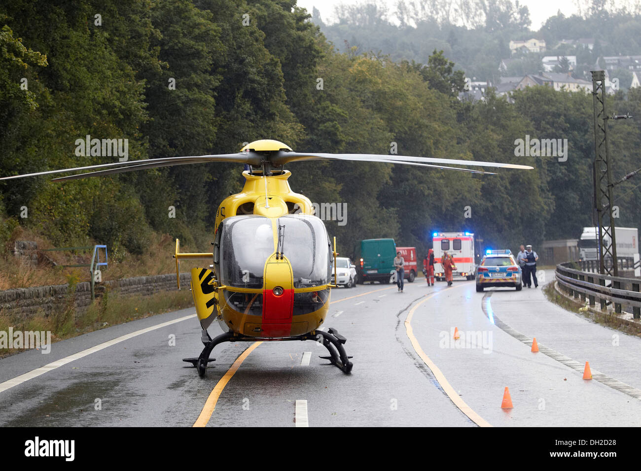 Accidente en la carretera B42 entre Urbar y Vallendar, helicóptero de rescate, de Vallendar, Renania-Palatinado Foto de stock