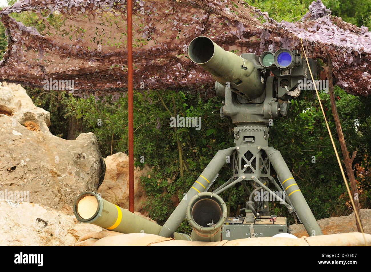 Tubo de alambre trcked lanzó ópticamente mandado BGM-71 TOW, desarrollados en los EE.UU., Museo Mleeta, Hezbolá, el sur del Líbano Foto de stock