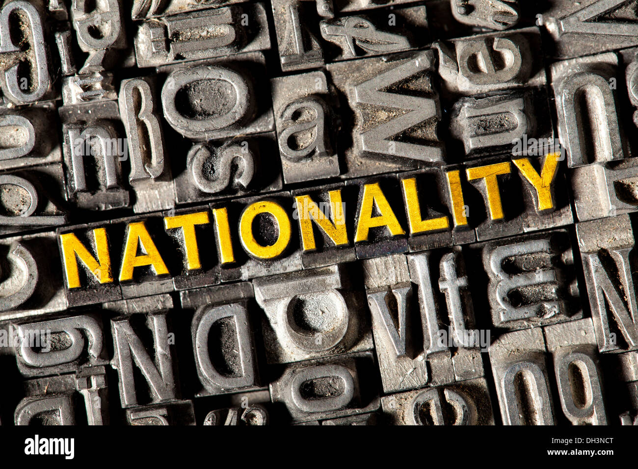 Cable viejo letras que forman la palabra "nacionalidad" Foto de stock