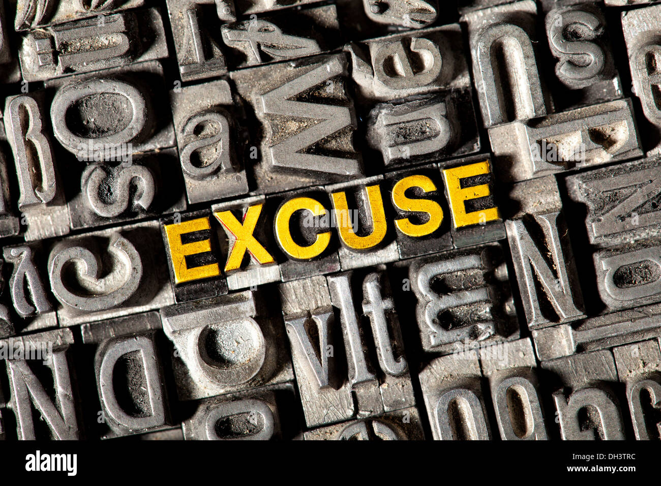 Cable viejo letras que forman la palabra 'excusa' Foto de stock