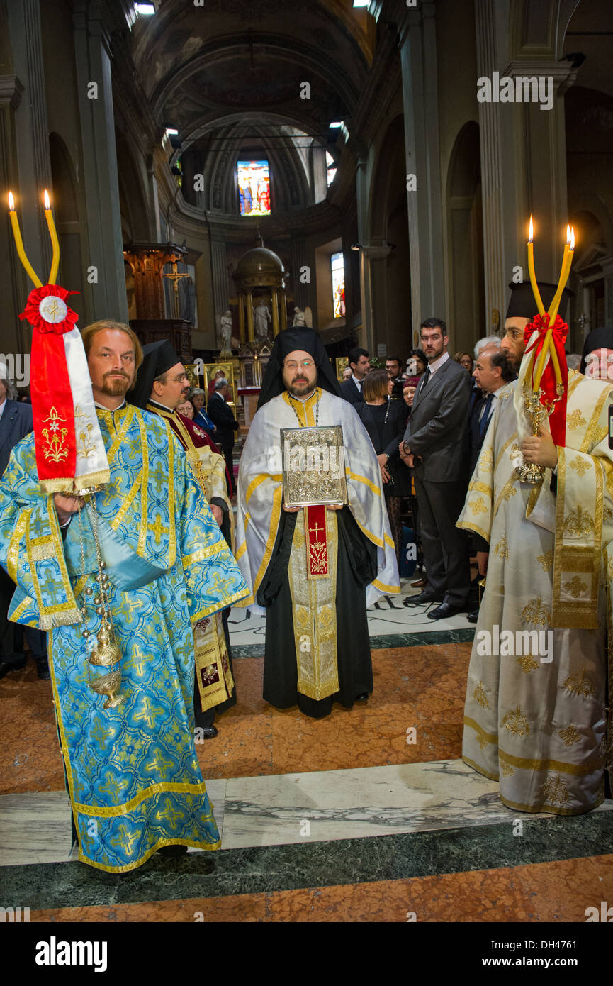 Reunión la Iglesia Católica y la Iglesia Ortodoxa Copta en Milán. El  Cardenal Angelo Scola cumple con el Patriarca Ortodoxo Papa Tawadros II  Fotografía de stock - Alamy