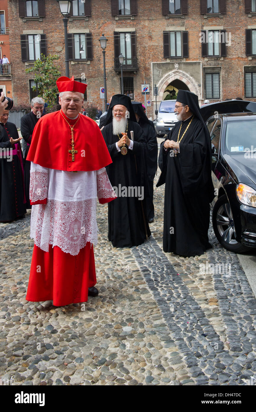 Reunión de la Iglesia Católica y la Iglesia Ortodoxa Copta en Milán. El  Cardenal Angelo Scola cumple con el Patriarca Ortodoxo Tawadros II  Fotografía de stock - Alamy