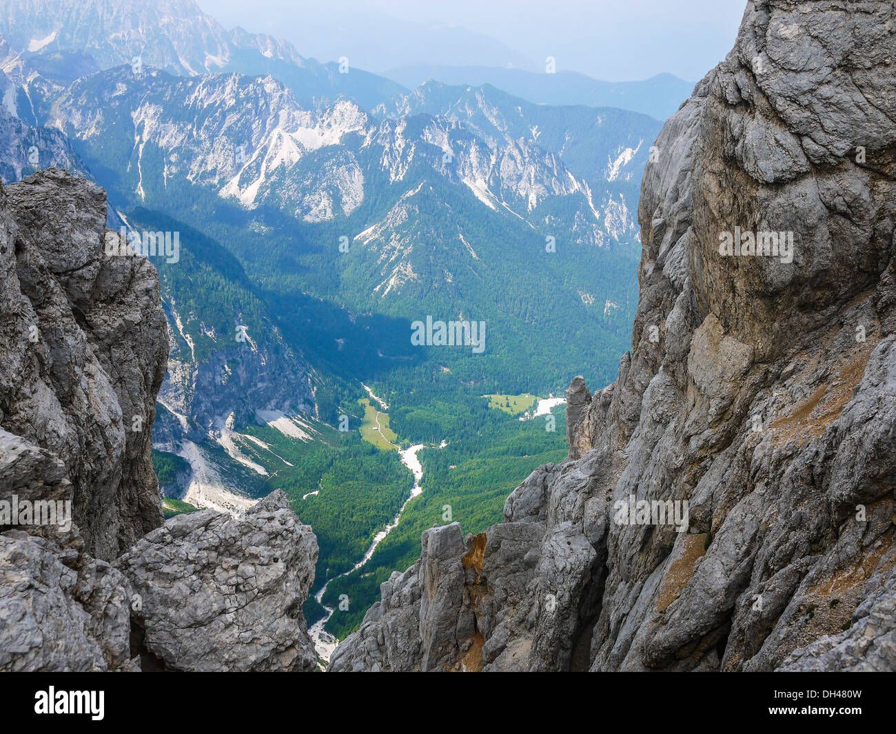 Vista de Vrata Valle en el Parque Nacional de Triglav, en Eslovenia Foto de stock