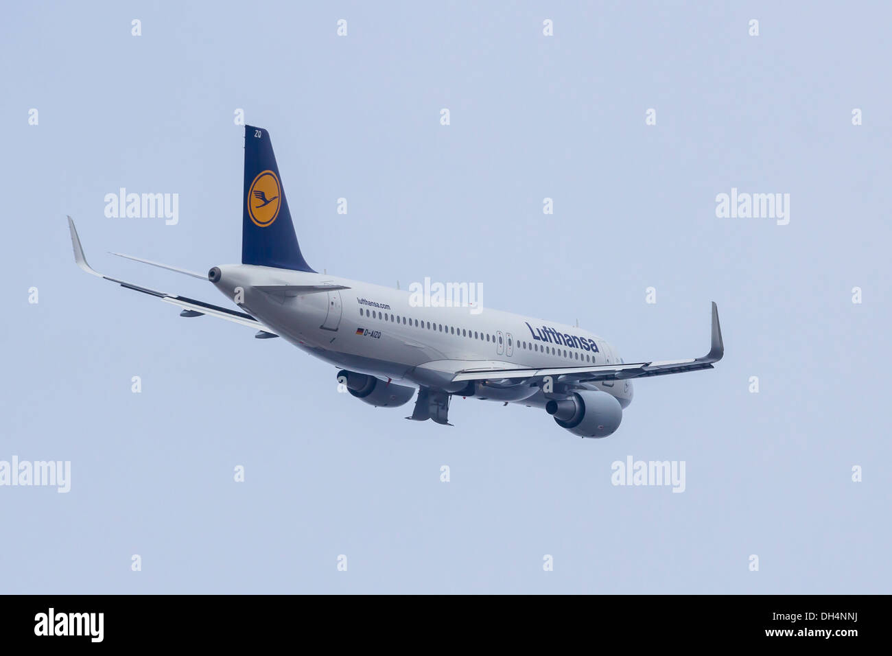 Uno de los primeros Sharklet Airbus A320 en el momento de la entrega de la compañía aérea alemana Lufthansa Foto de stock