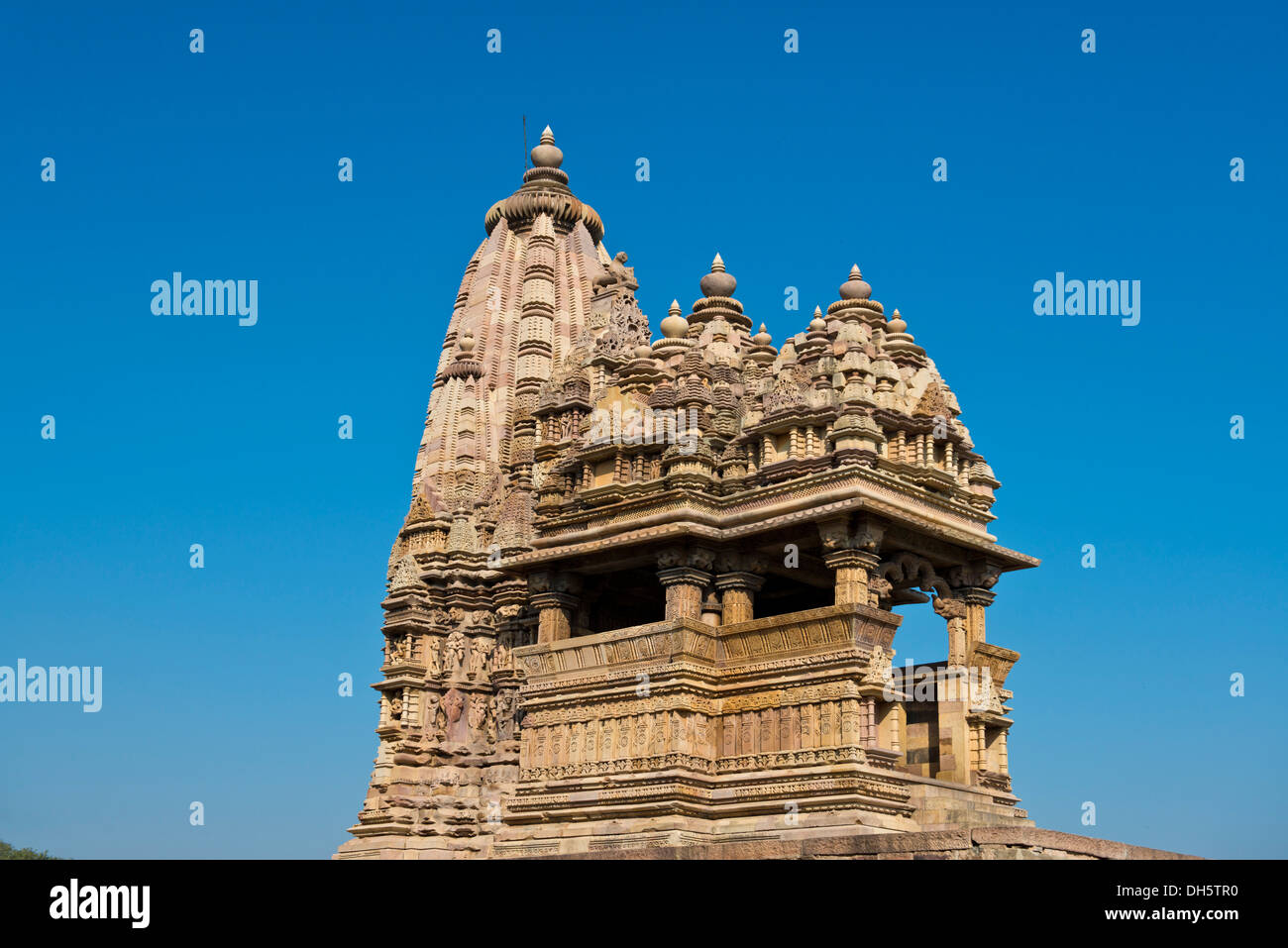 Templo hindú, Templo de Javari, grupo oriental de los templos, la UNESCO Patrimonio Cultural de la Humanidad, Khajuraho, Madhya Pradesh, India Foto de stock
