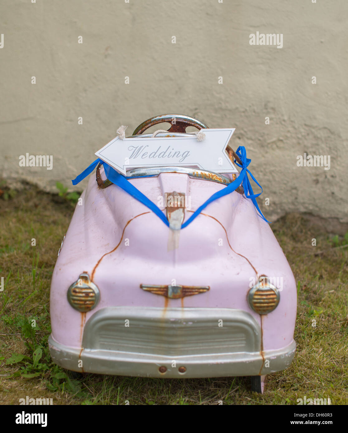 Decoración del coche de la boda fotografías e imágenes de alta resolución -  Alamy