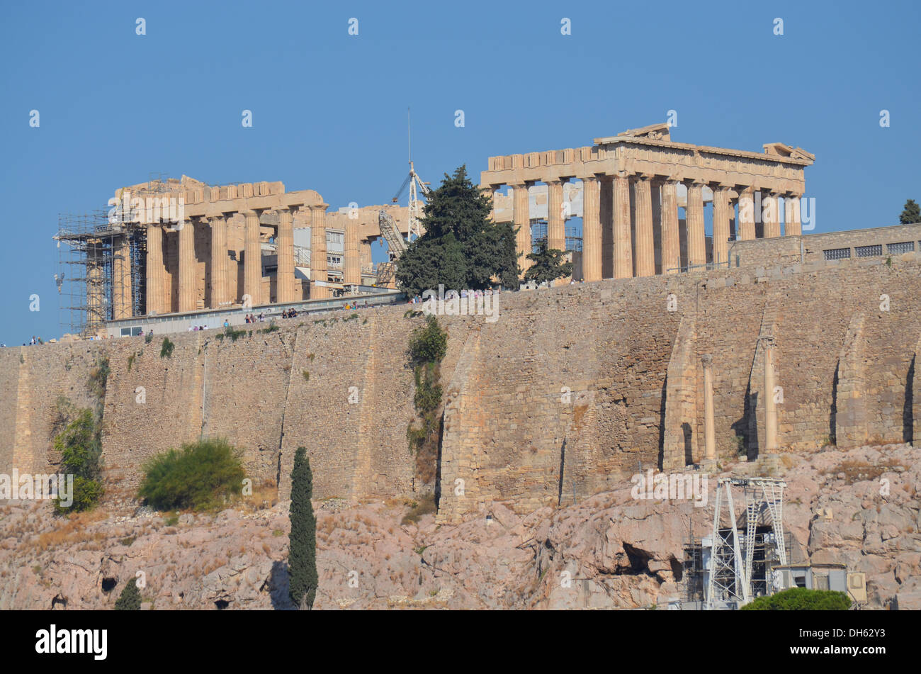 El Partenón, en la cima de la acrópolis, Atenas, Grecia. Símbolo de la democracia occidental. Construido en 447BC. Foto de stock
